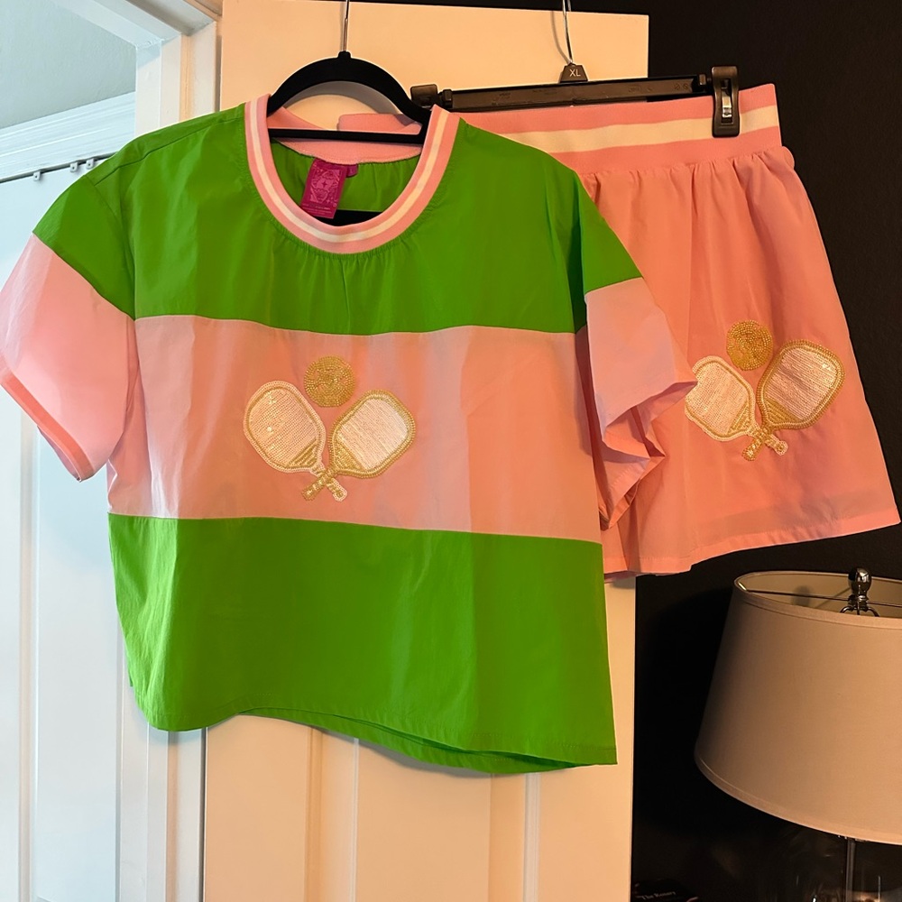 Queen of Sparkles Pickleball set! Size LARGE…worn once